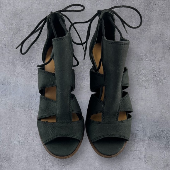 Lucky Brand Lanita Sandal Nubuck Stacked Block Heel Distressed Black Women’s 6M - Picture 3 of 8